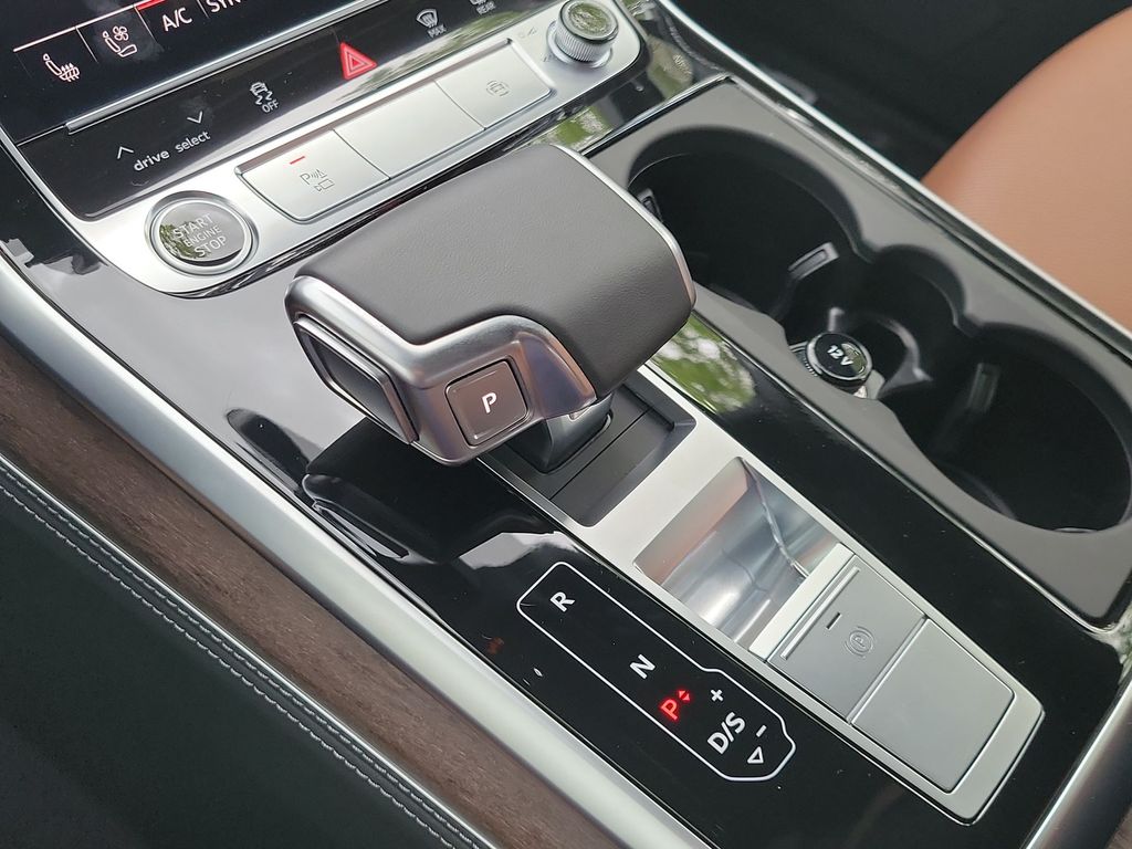 Thumbnail: 2026 Audi Q7 - 14