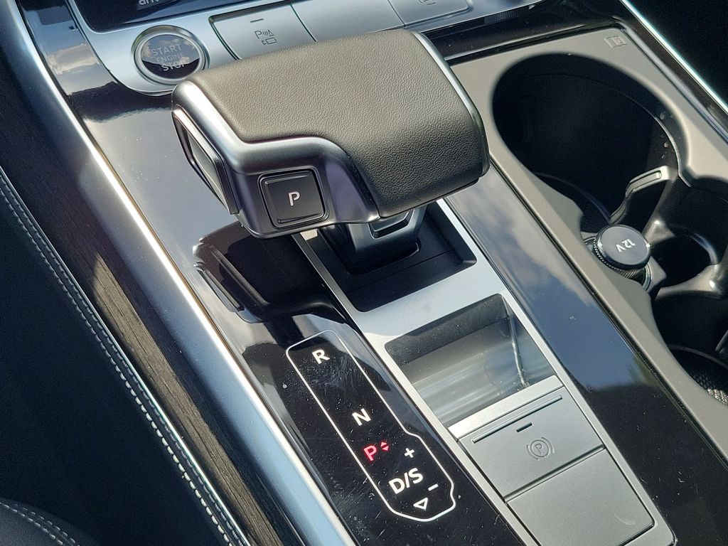 Thumbnail: 2025 Audi Q7 - 16