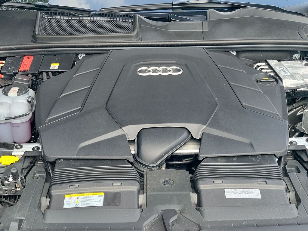 Thumbnail: 2025 Audi Q7 - 9