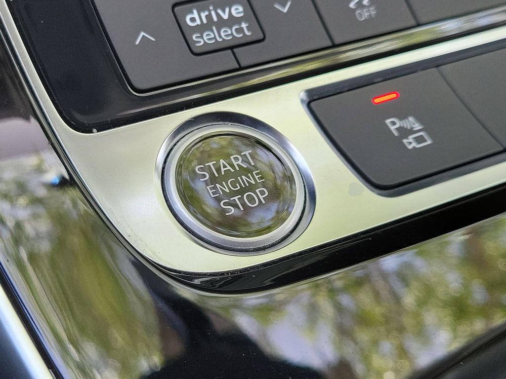 Thumbnail: 2022 Audi Q7 - 21