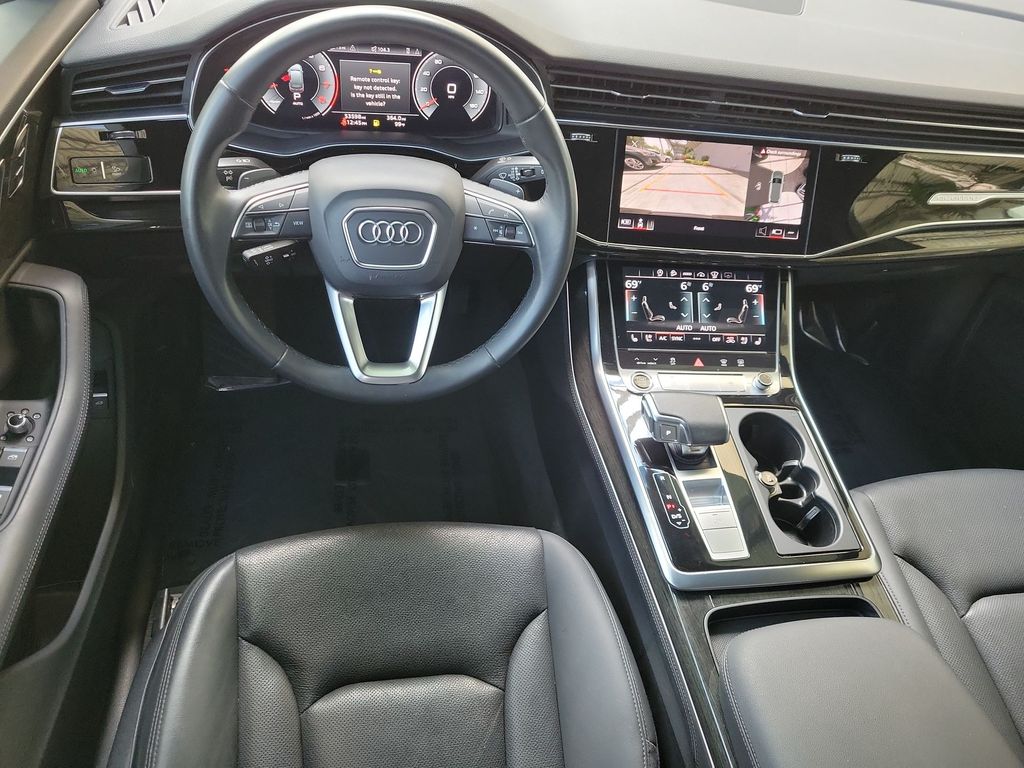 Thumbnail: 2021 Audi Q7 - 10