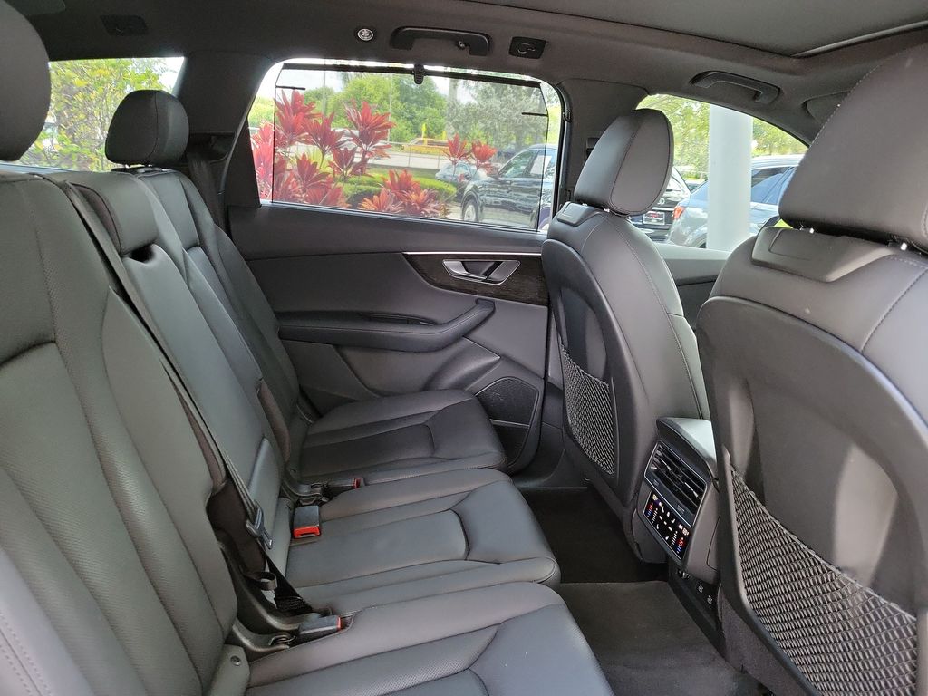 Thumbnail: 2021 Audi Q7 - 28