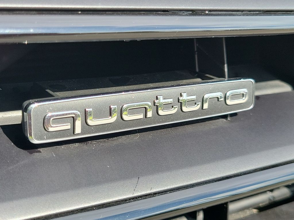 Thumbnail: 2021 Audi A8 - 7