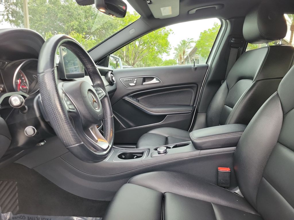 Thumbnail: 2019 Mercedes-Benz GLA - 11