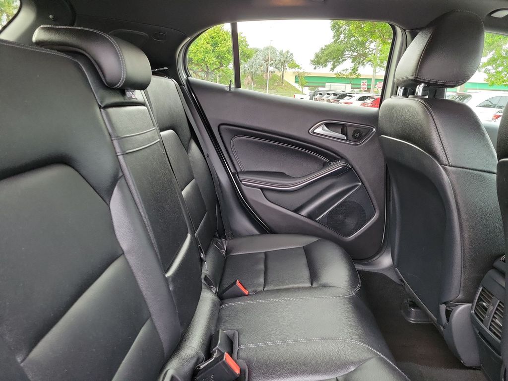 Thumbnail: 2019 Mercedes-Benz GLA - 26