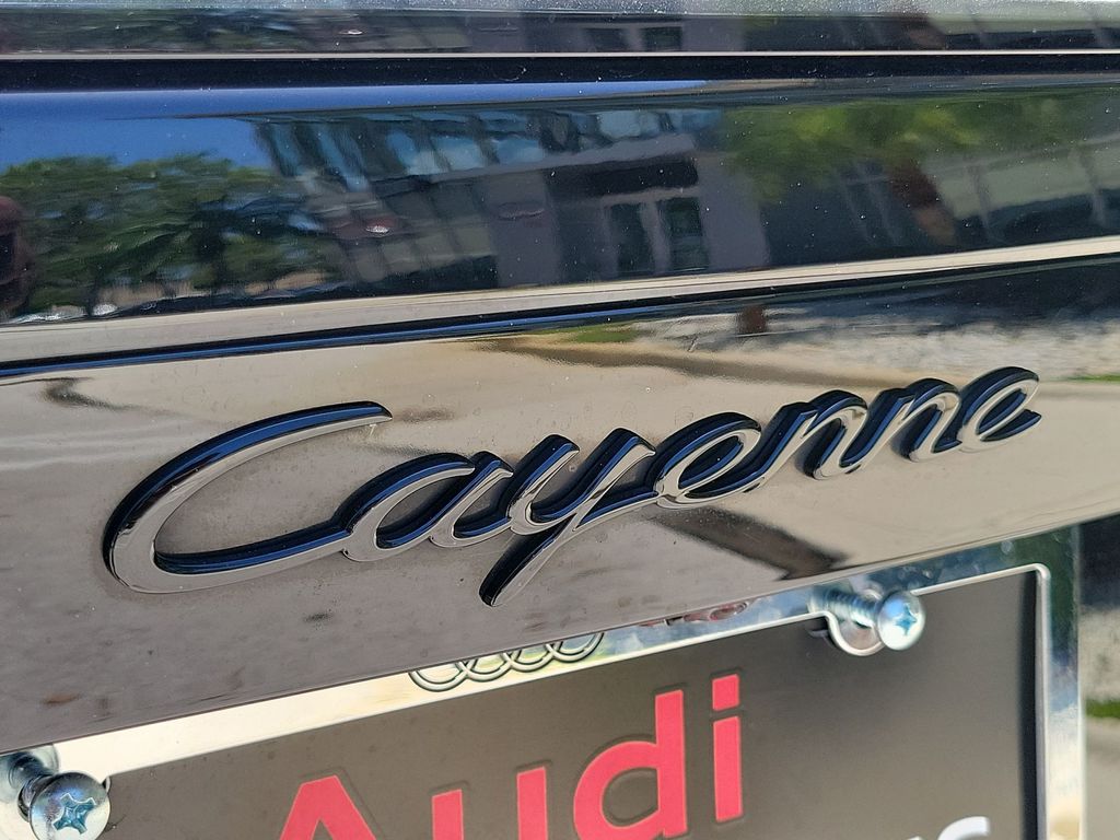 Thumbnail: 2023 Porsche Cayenne - 7