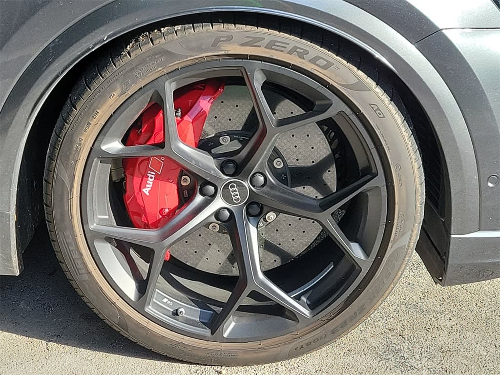 Thumbnail: 2025 Audi RS Q8 - 16