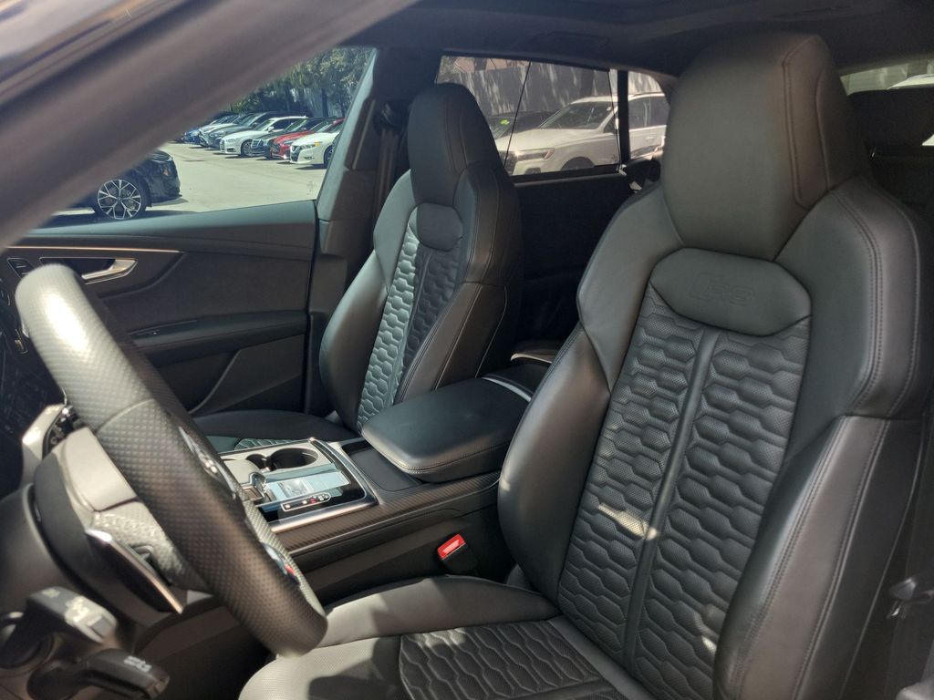 Thumbnail: 2024 Audi RS Q8 - 11