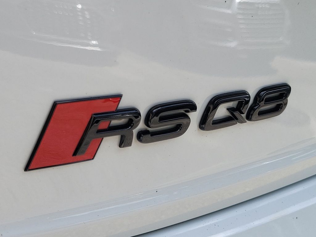 Thumbnail: 2024 Audi RS Q8 - 7