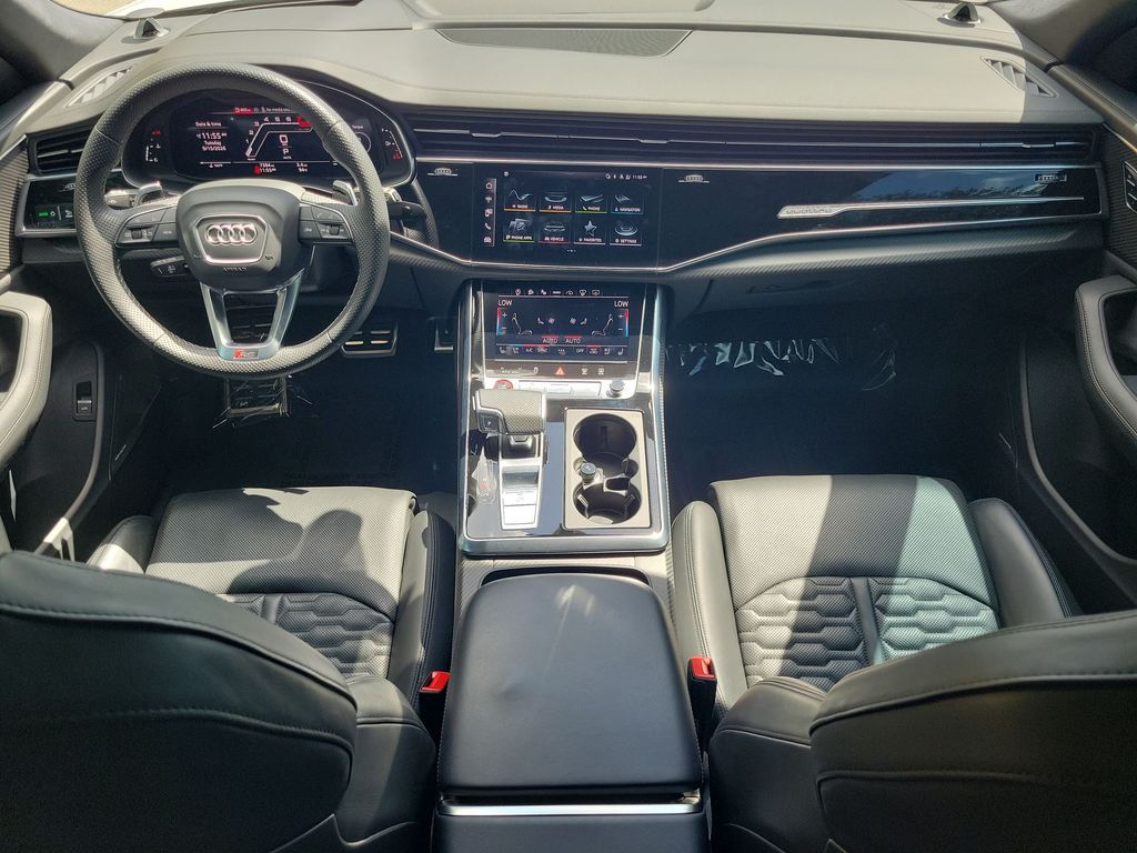 Thumbnail: 2024 Audi RS Q8 - 10