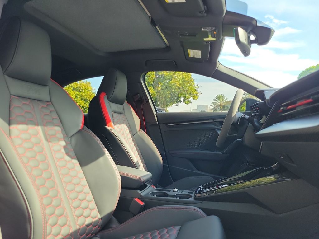 Thumbnail: 2025 Audi RS 3 - 12