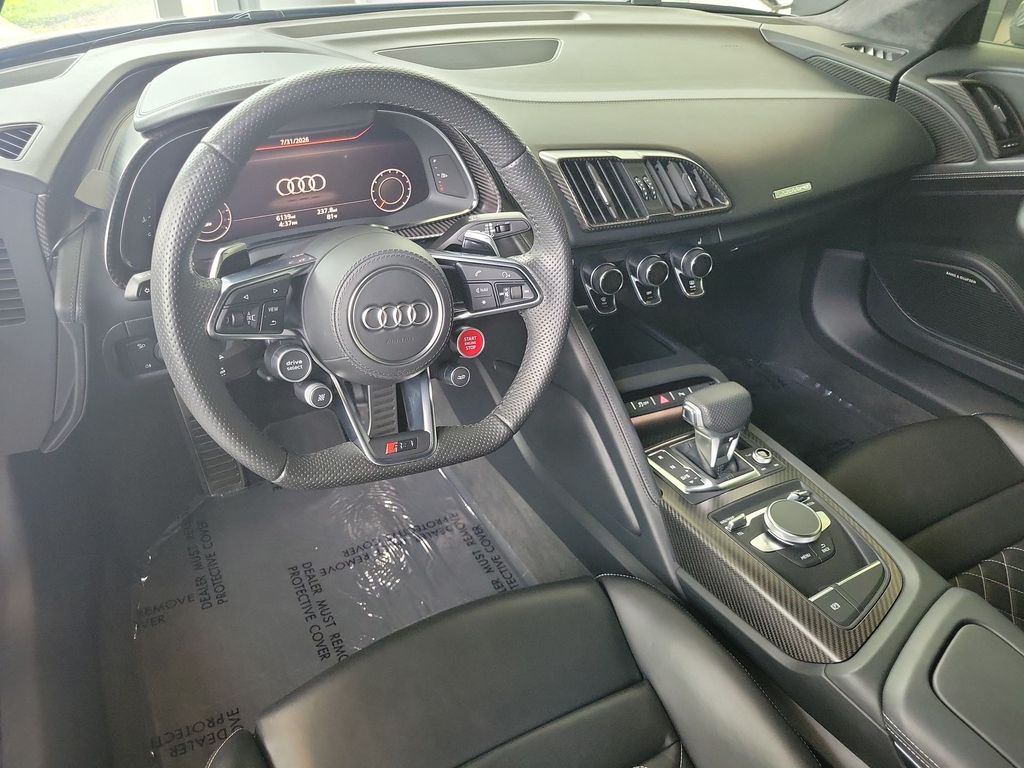 Thumbnail: 2017 Audi R8 - 9