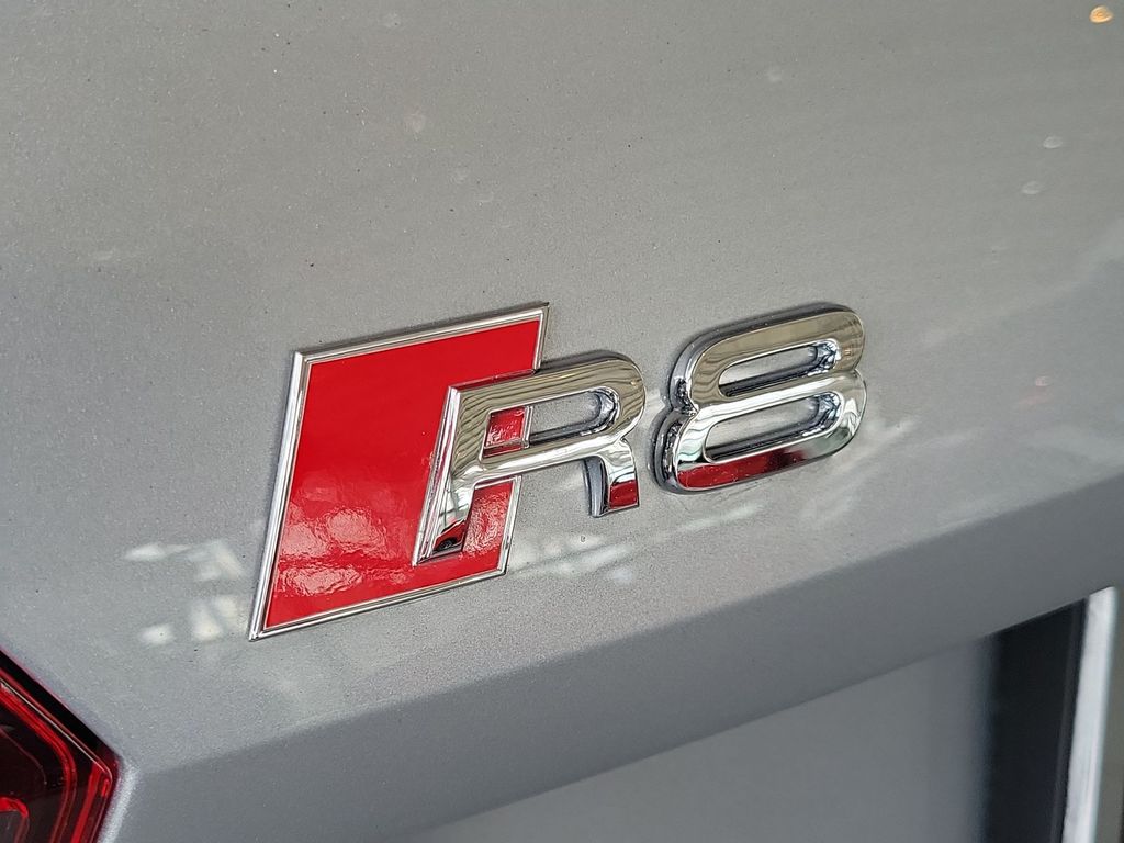 Thumbnail: 2017 Audi R8 - 7