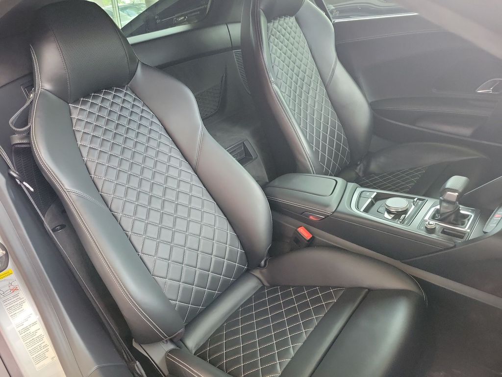 Thumbnail: 2017 Audi R8 - 10
