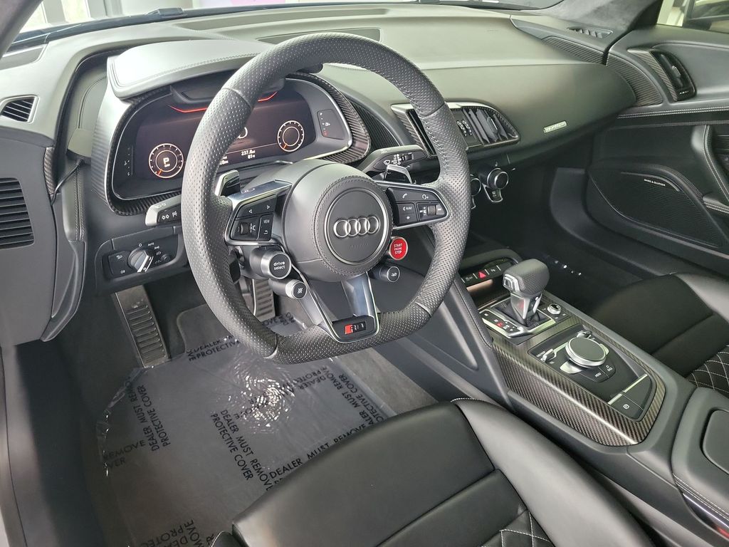 Thumbnail: 2017 Audi R8 - 2