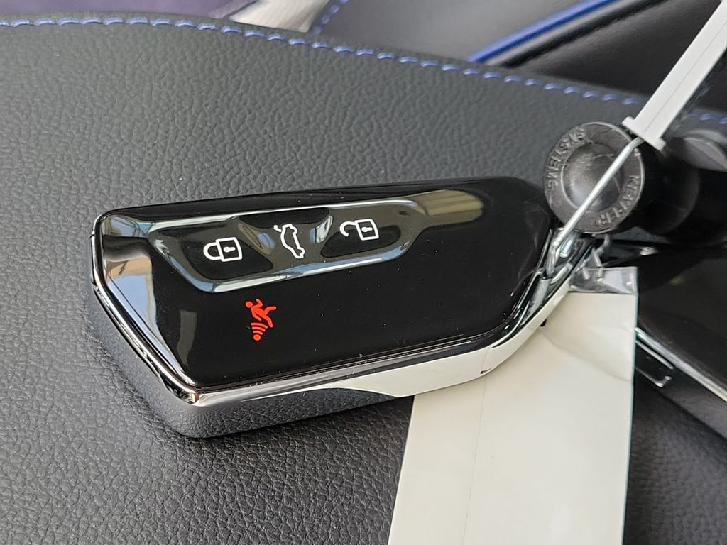 Thumbnail: 2025 Volkswagen Golf - 29