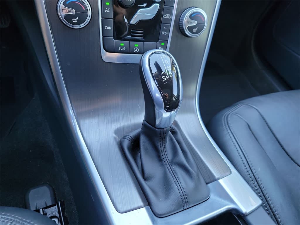 Thumbnail: 2016 Volvo XC60 - 14