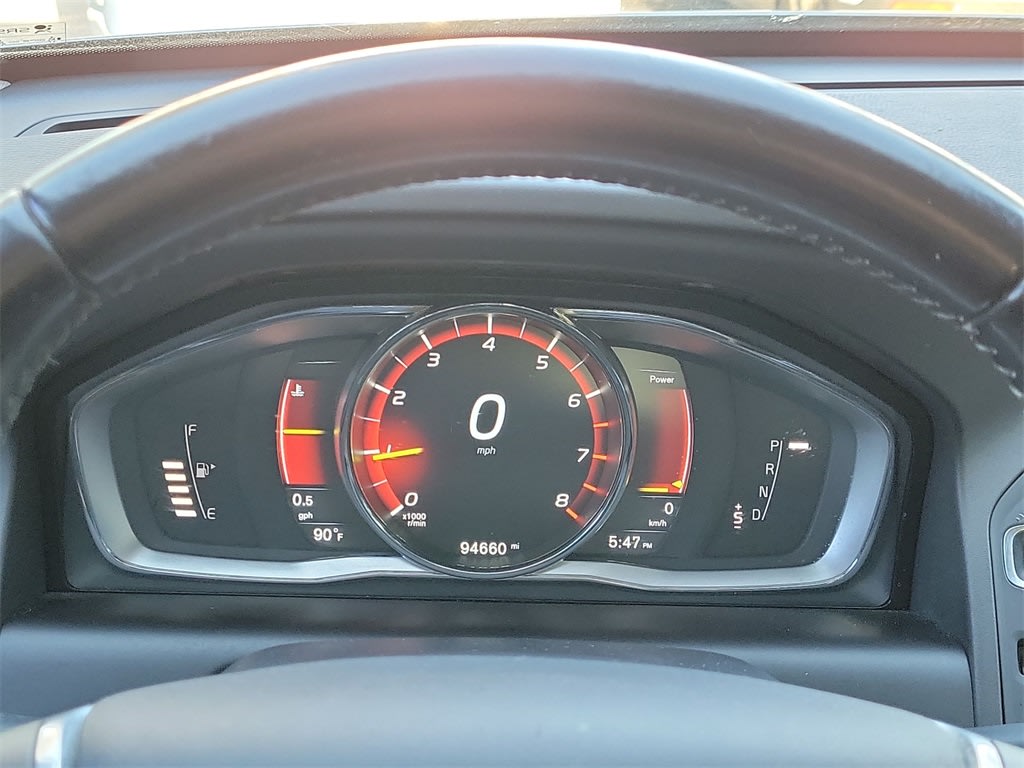 Thumbnail: 2016 Volvo XC60 - 15