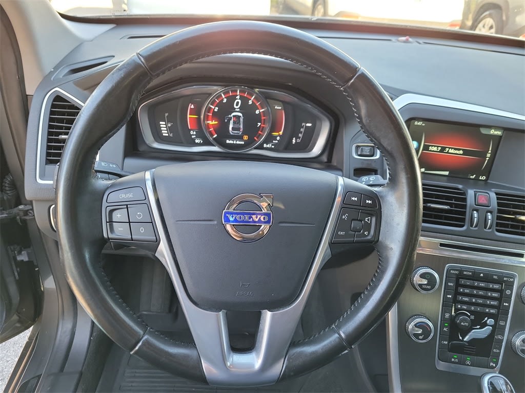 Thumbnail: 2016 Volvo XC60 - 13