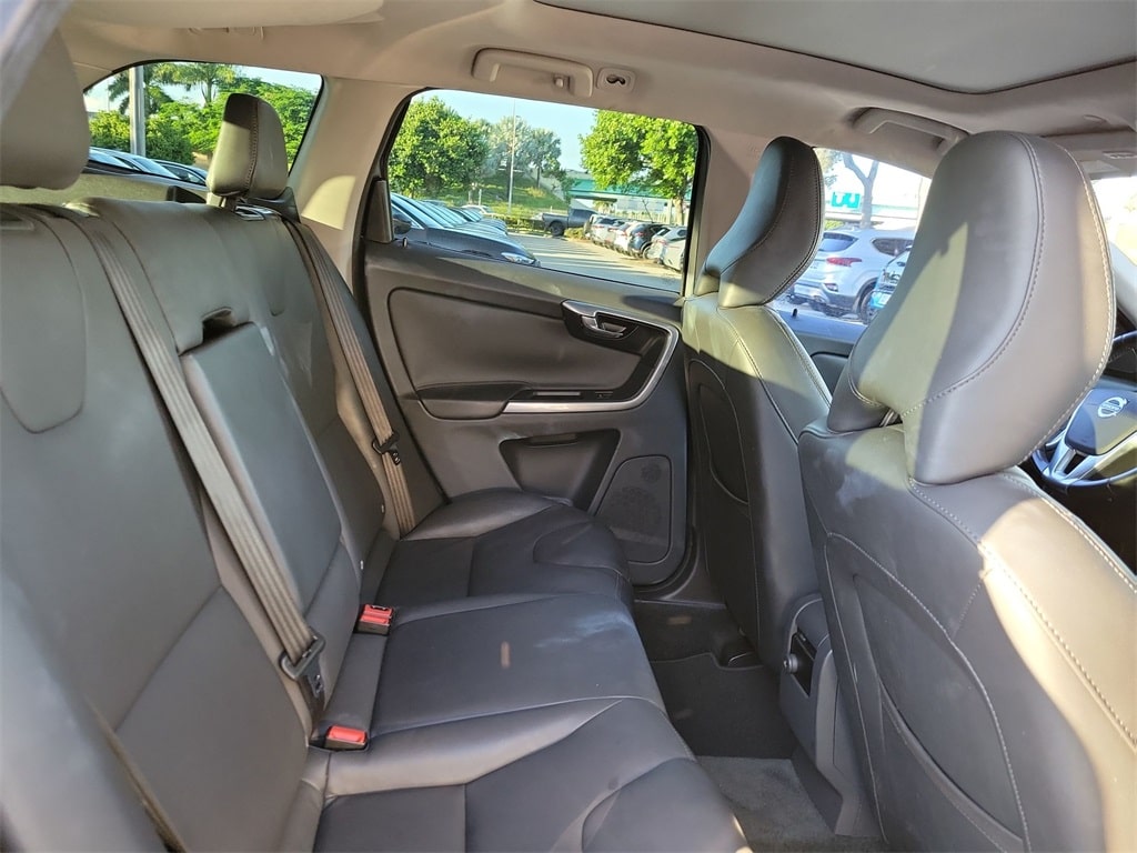 Thumbnail: 2016 Volvo XC60 - 19