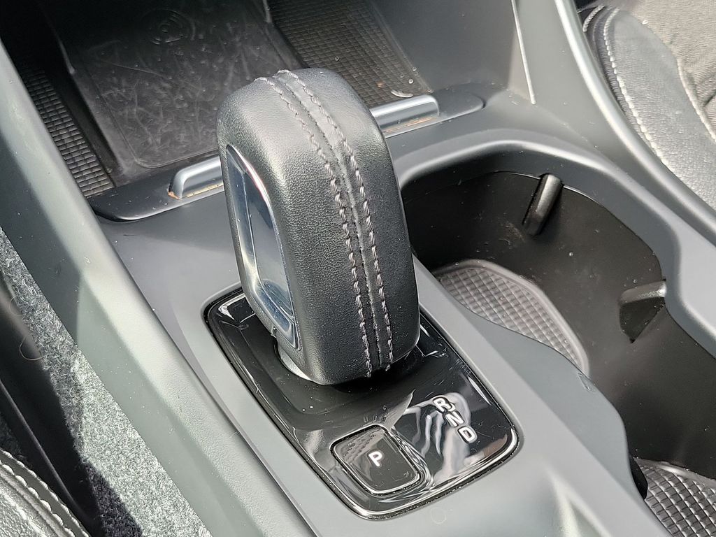 Thumbnail: 2020 Volvo XC40 - 16