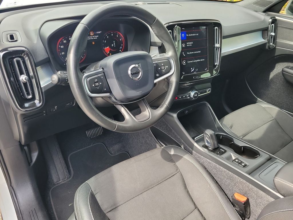 Thumbnail: 2020 Volvo XC40 - 2