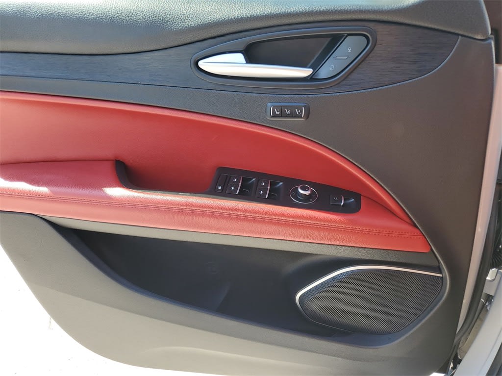 2020 Alfa Romeo Stelvio Base 29