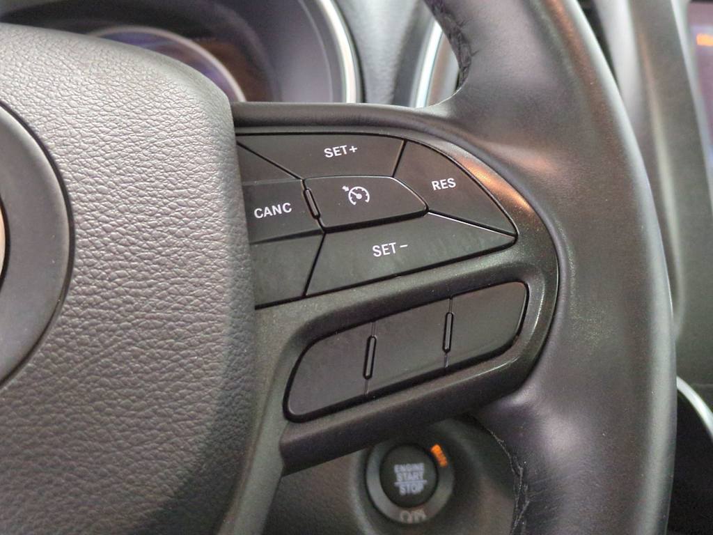 Thumbnail: 2019 Jeep Cherokee - 32
