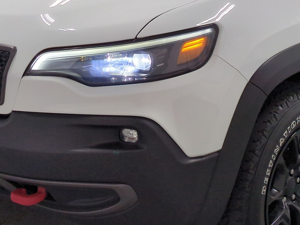 Thumbnail: 2019 Jeep Cherokee - 24