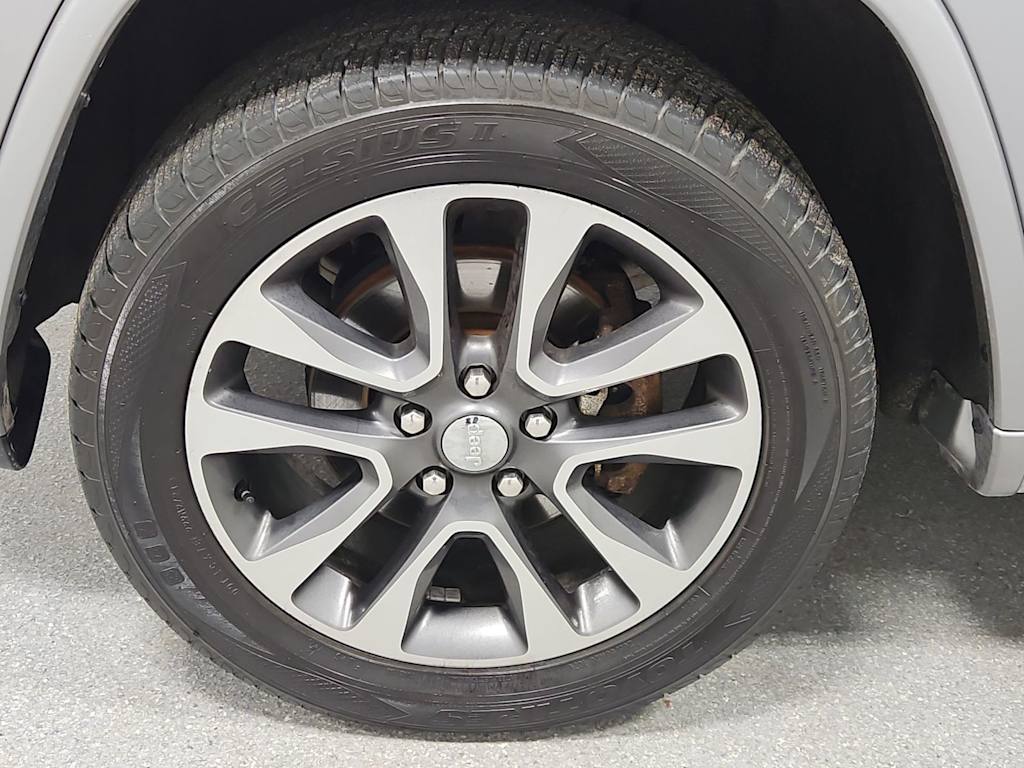 Thumbnail: 2017 Jeep Grand Cherokee - 8