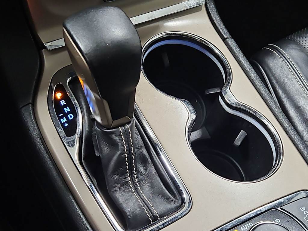 Thumbnail: 2017 Jeep Grand Cherokee - 16