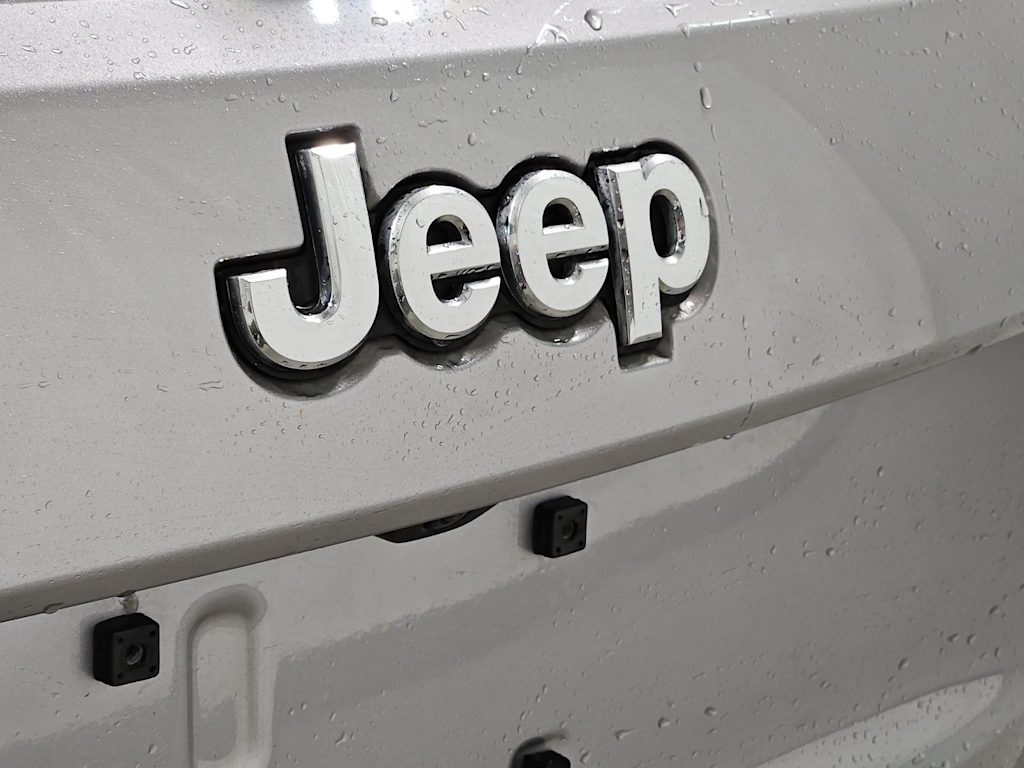 Thumbnail: 2017 Jeep Grand Cherokee - 7