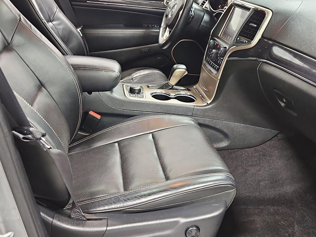 Thumbnail: 2017 Jeep Grand Cherokee - 12