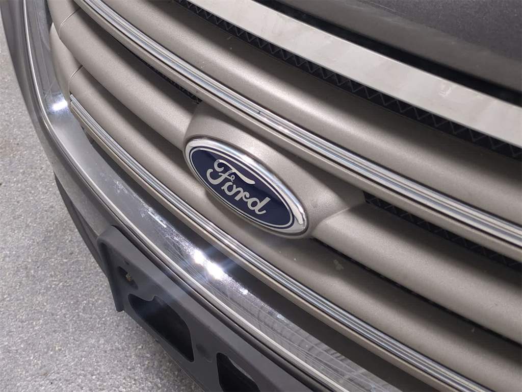 Thumbnail: 2016 Ford Taurus - 7