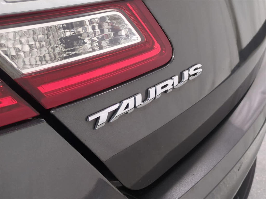 Thumbnail: 2016 Ford Taurus - 26