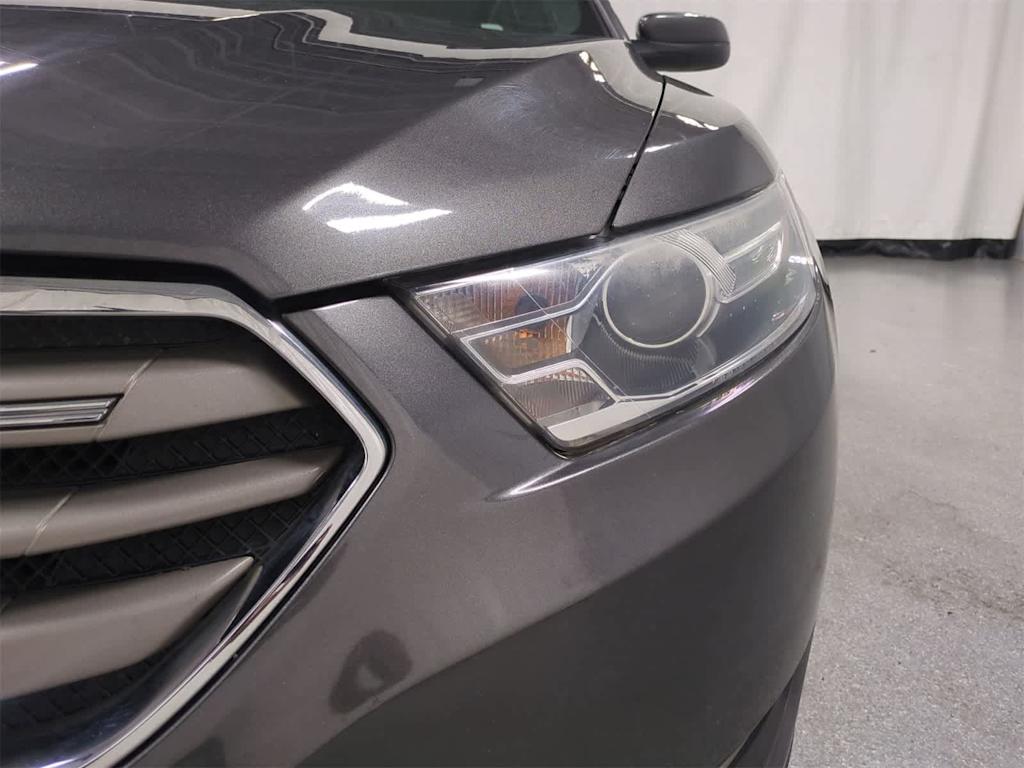 Thumbnail: 2016 Ford Taurus - 25