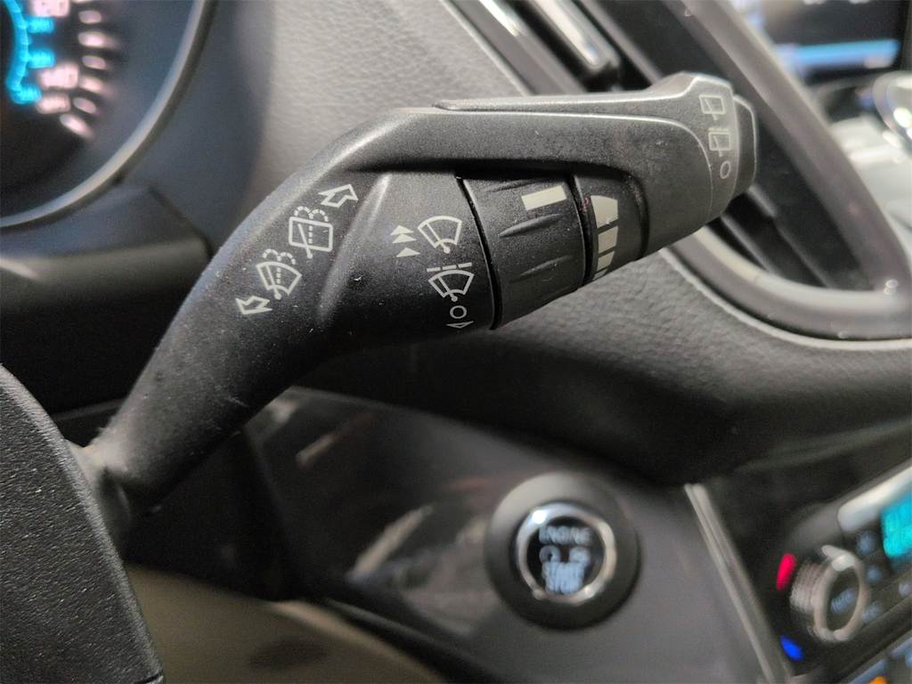 Thumbnail: 2015 Ford Escape - 32