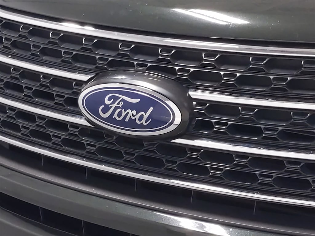Thumbnail: 2022 Ford Explorer - 7