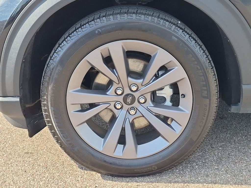 Thumbnail: 2022 Ford Explorer - 8