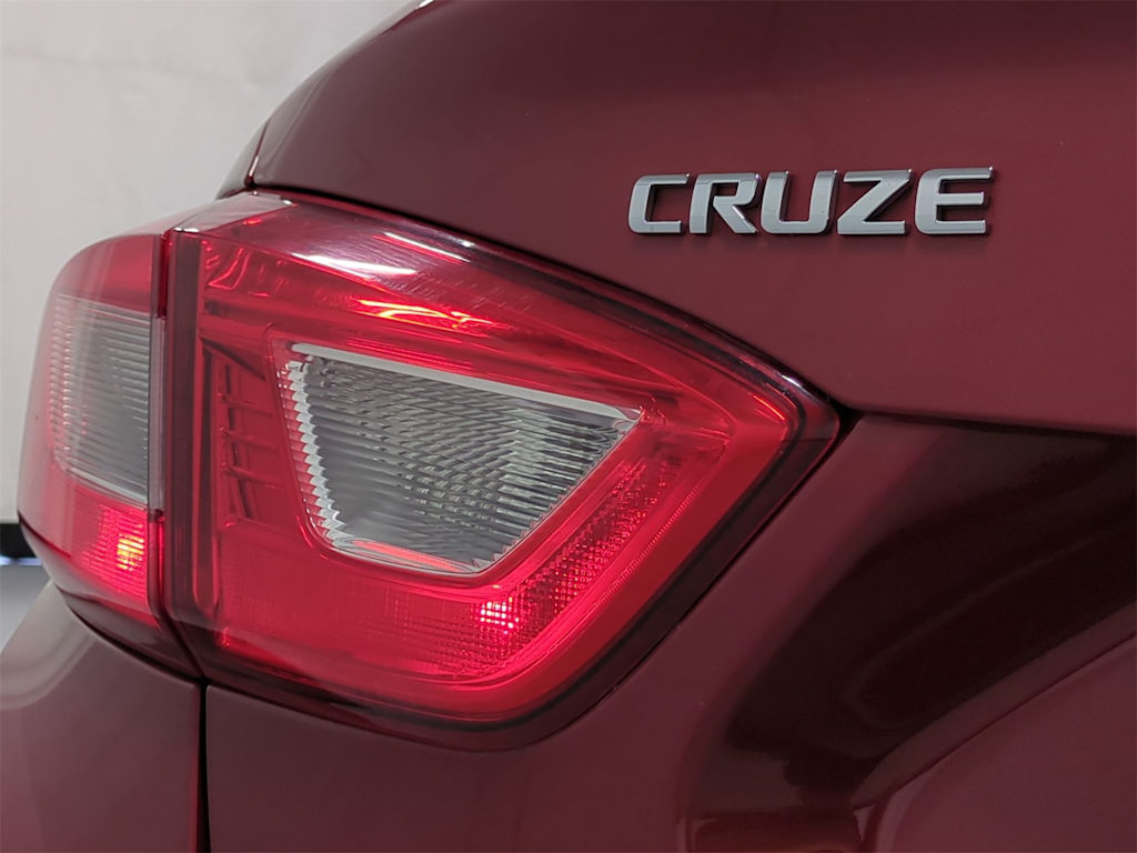 2017 Chevrolet Cruze LT 26