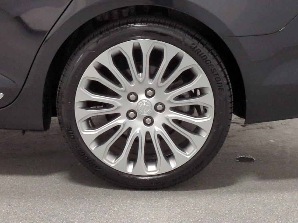 Thumbnail: 2014 Buick LaCrosse - 8