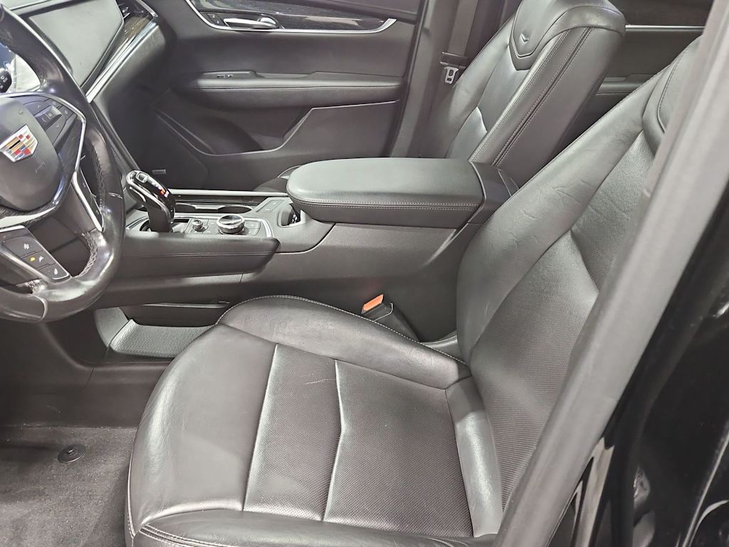 Thumbnail: 2021 Cadillac XT5 - 11