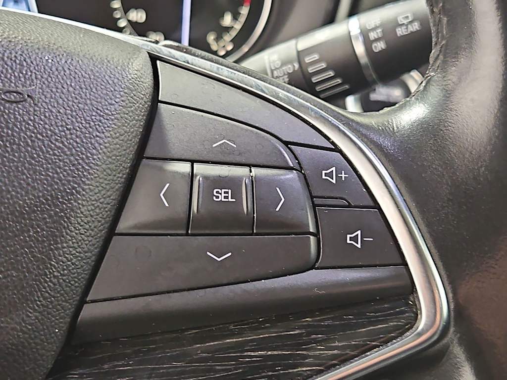 Thumbnail: 2021 Cadillac XT5 - 31