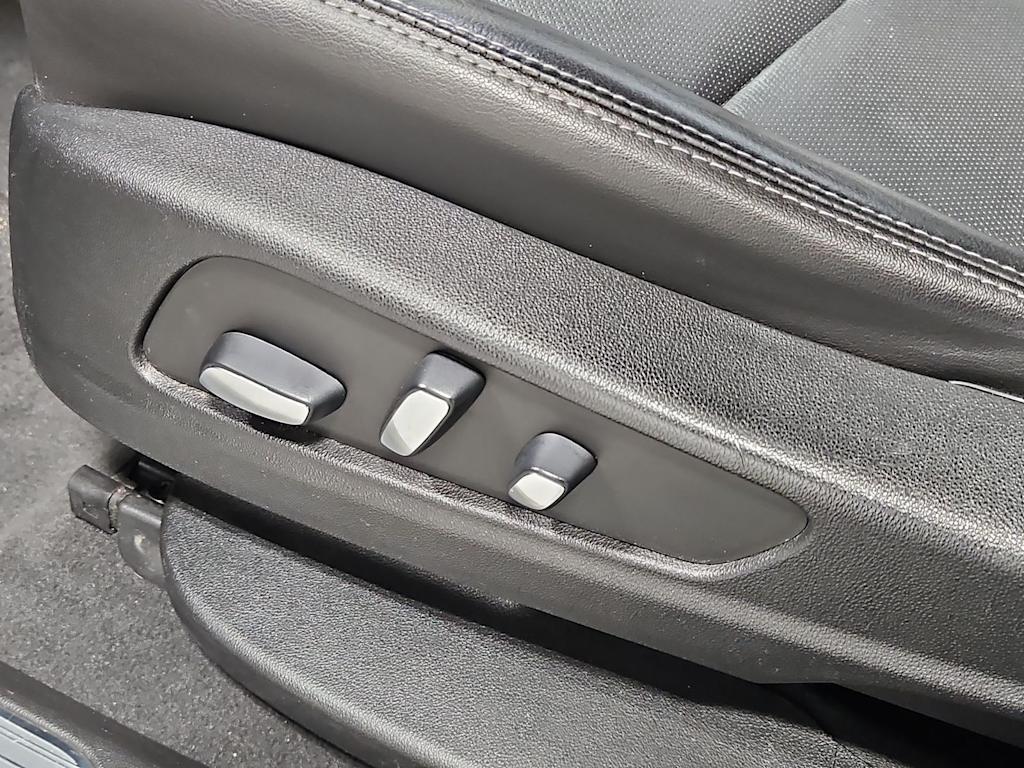 Thumbnail: 2020 Cadillac XT5 - 25