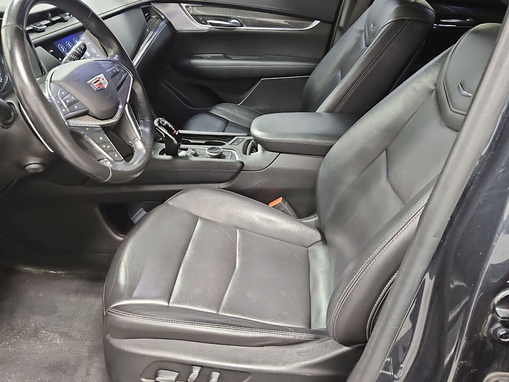 Thumbnail: 2020 Cadillac XT5 - 10