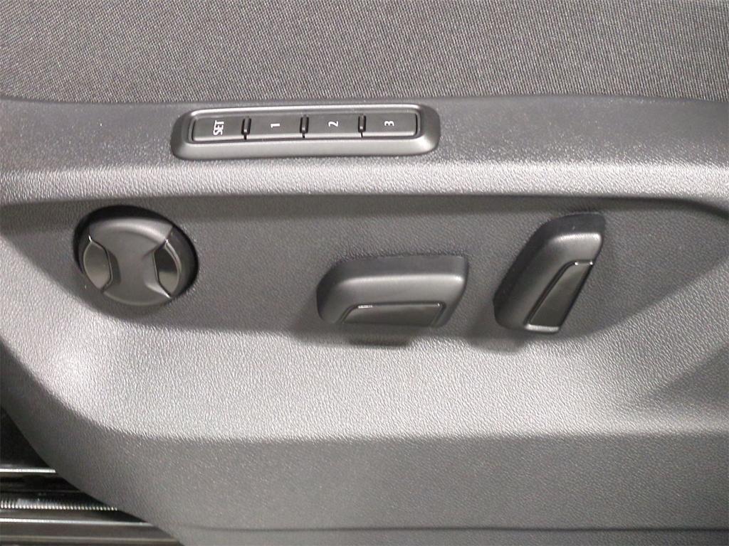 Thumbnail: 2026 Volkswagen Atlas - 25