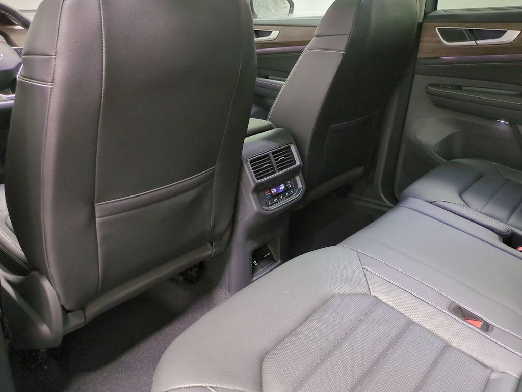 Thumbnail: 2026 Volkswagen Atlas - 13