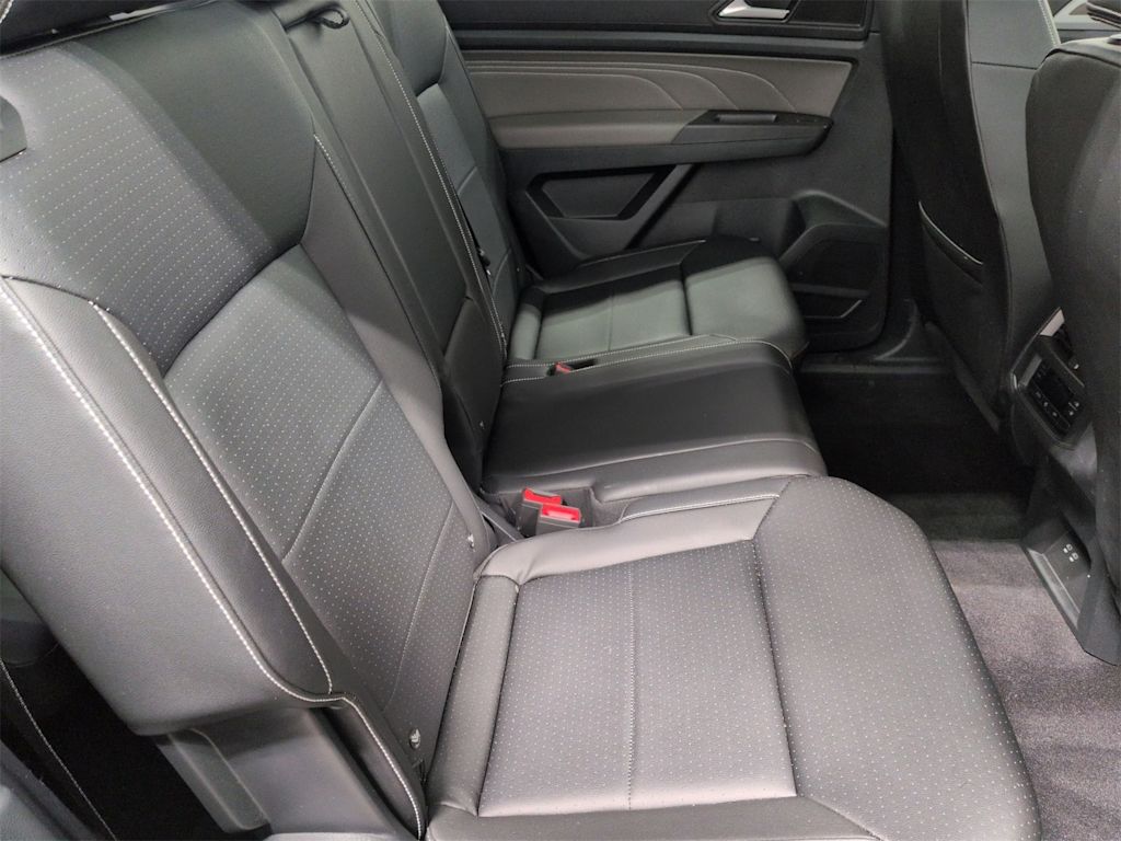 Thumbnail: 2023 Volkswagen Atlas - 30