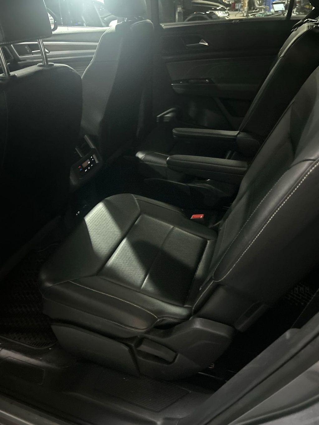 Thumbnail: 2021 Volkswagen Atlas - 9