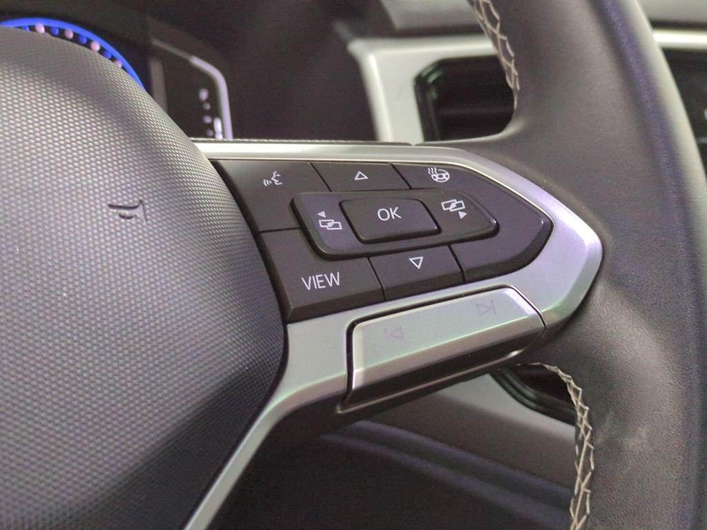 Thumbnail: 2021 Volkswagen Atlas - 31